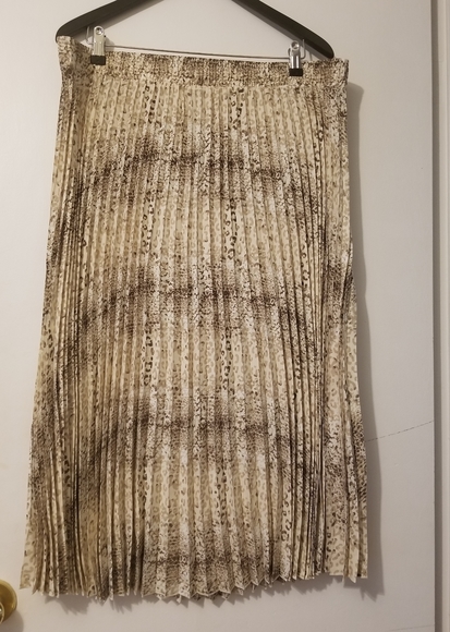 PLUS SIZE XXL SKIRT - Picture 2 of 7